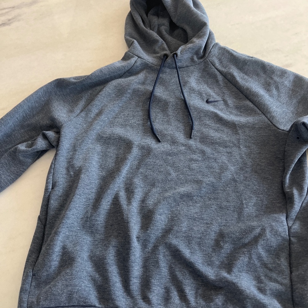 Nike Dri Fit Hoodie - M